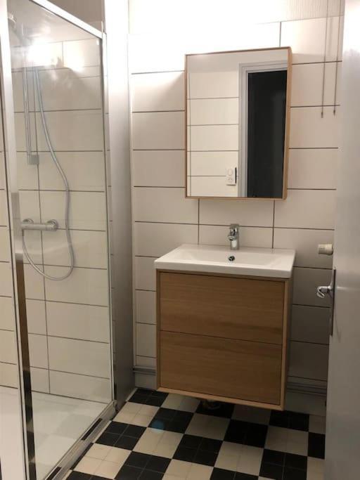 Salins-Les Bains : A L'Ombre De La Tour Carree Appartement Buitenkant foto