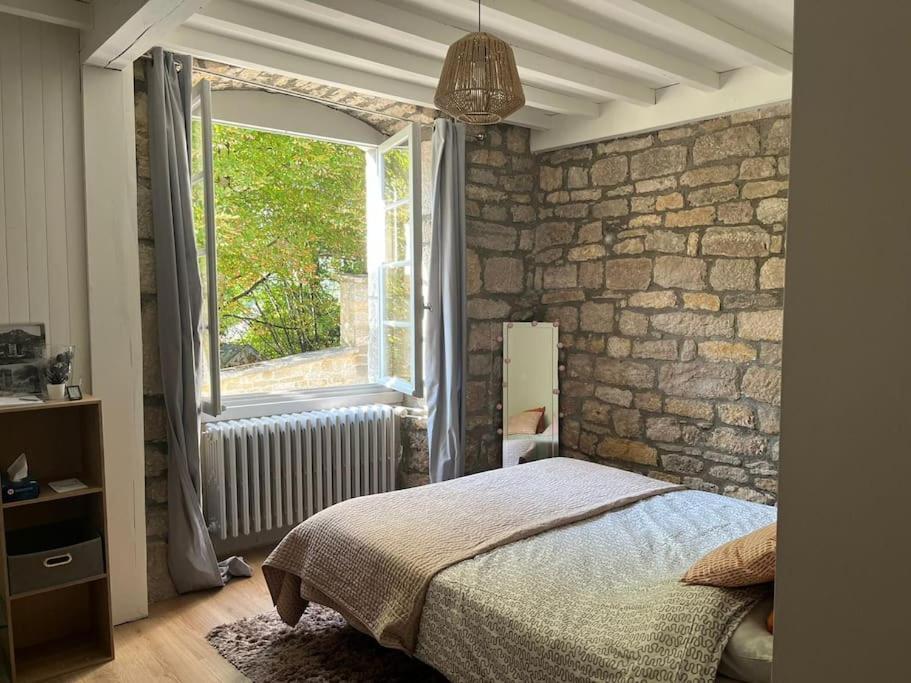 Salins-Les Bains : A L'Ombre De La Tour Carree Appartement Buitenkant foto